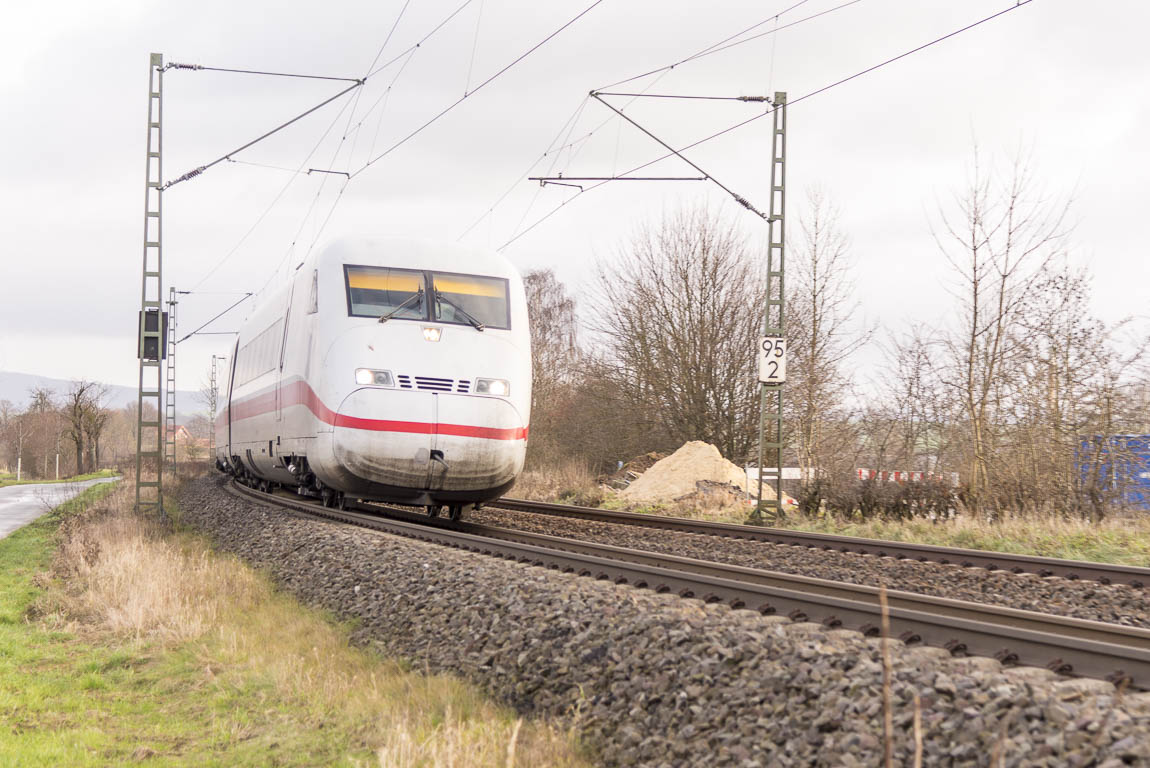 ICE auf freier Strecke zwischen Eichholz und Bergheim ICE auf freier Strecke zwischen Eichholz und Bergheim